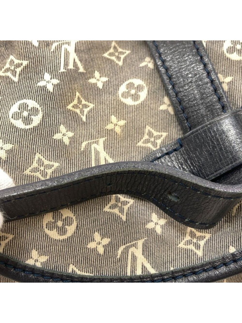 Louis Vuitton Saumur PM Shoulder Bag Canvas - Picture 13 of 15